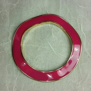 Bracelet bright pink enamel gold tone bangle